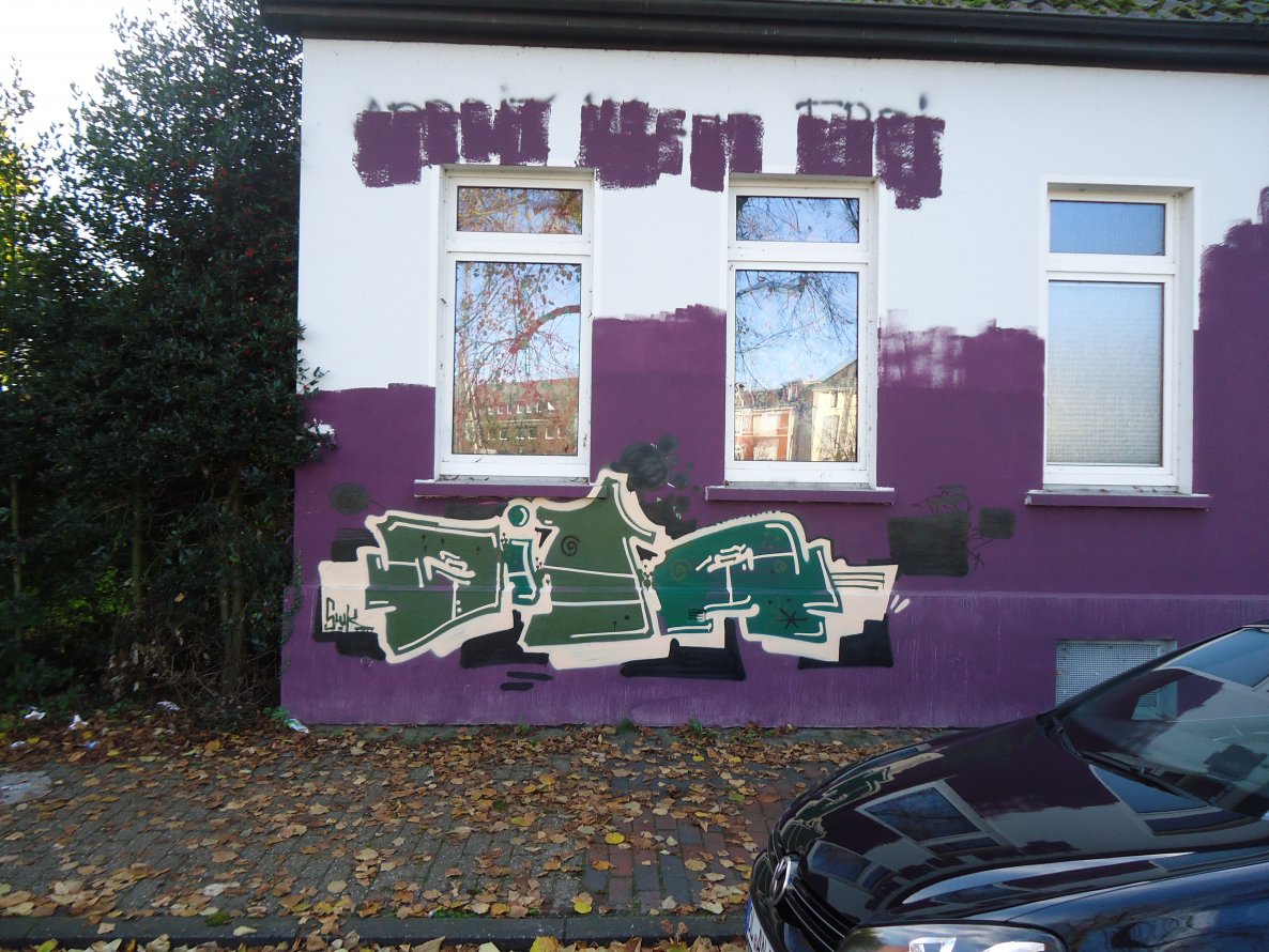 Graffiti Bombing - Photo by oldenburgcity - oita (2014)