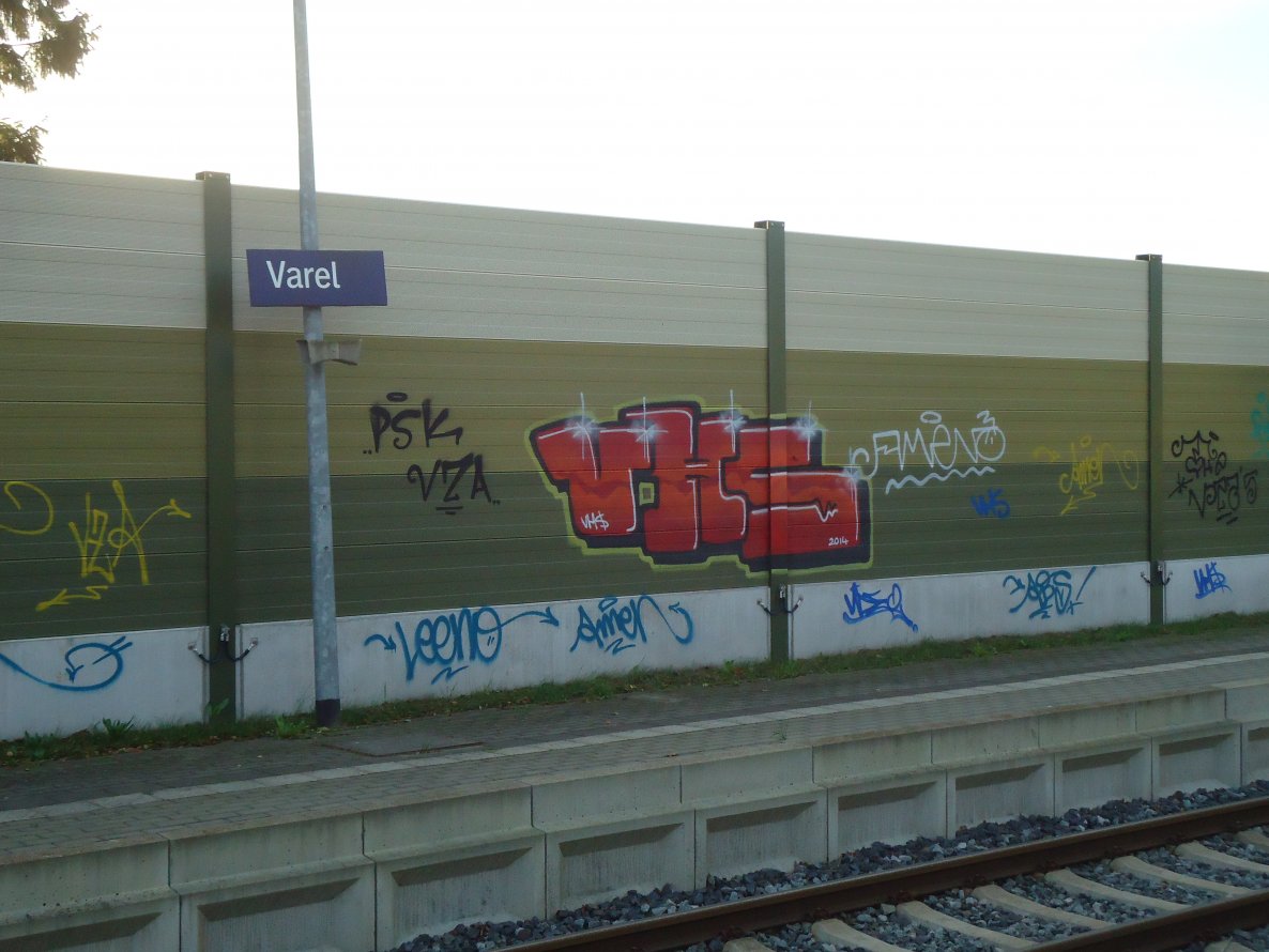 Graffiti Bombing - Photo by oldenburgcity - vhs (2014)