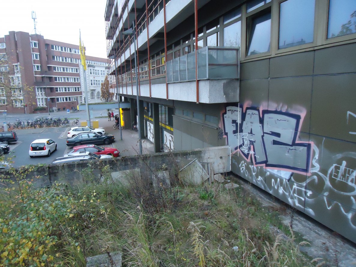 Graffiti Bombing - Photo by oldenburgcity - eaz