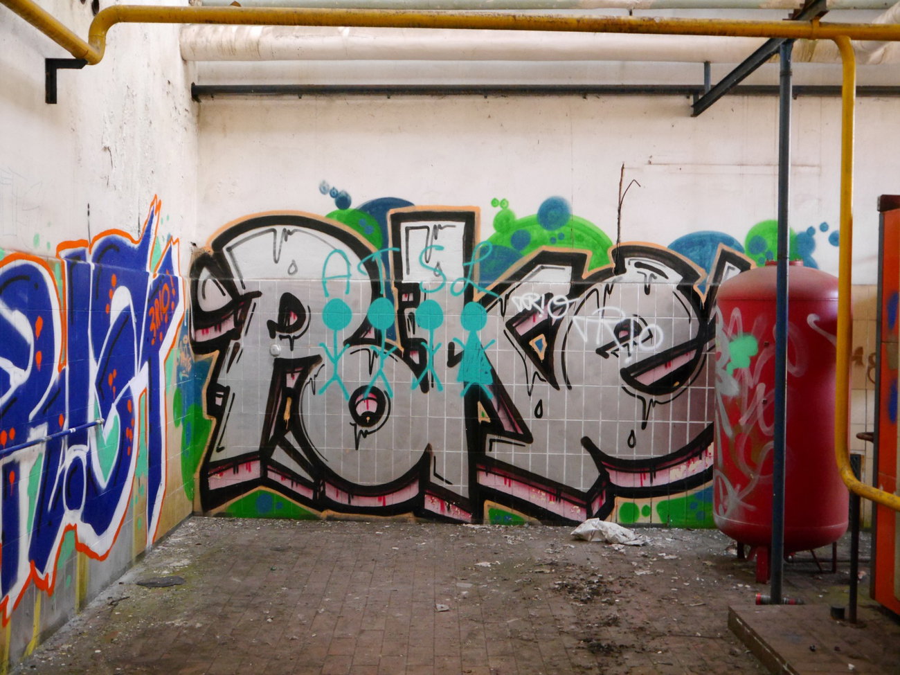 Graffiti Wall - Photo by oldenburgcity - poke (2012)