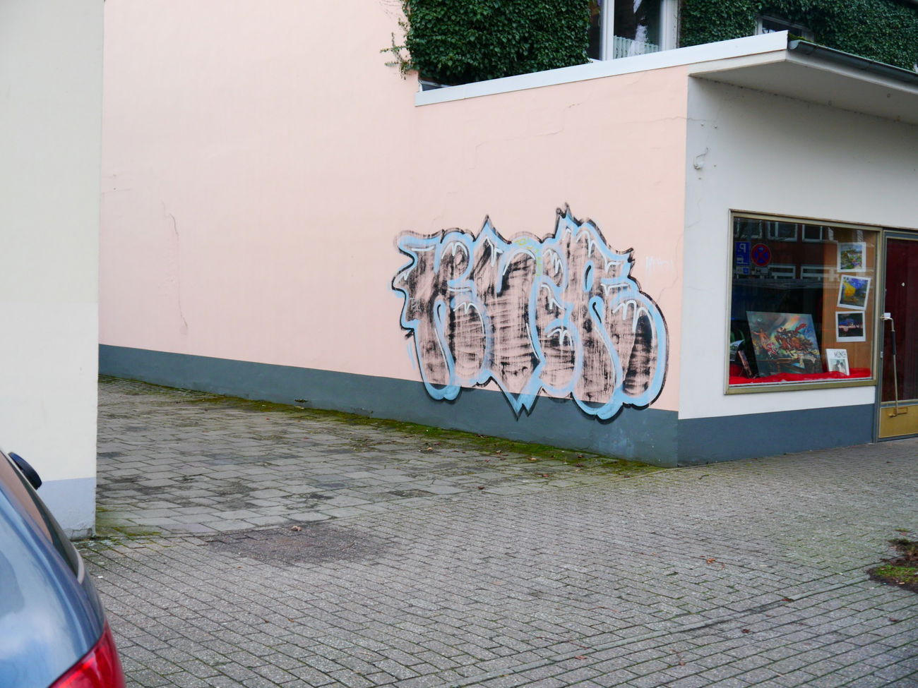 Graffiti Bombing - Photo by oldenburgcity - kvir