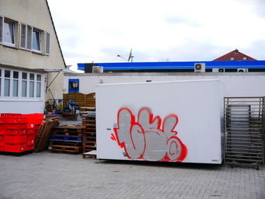 Graffiti Bombing - Photo by oldenburgcity - ls, laslo