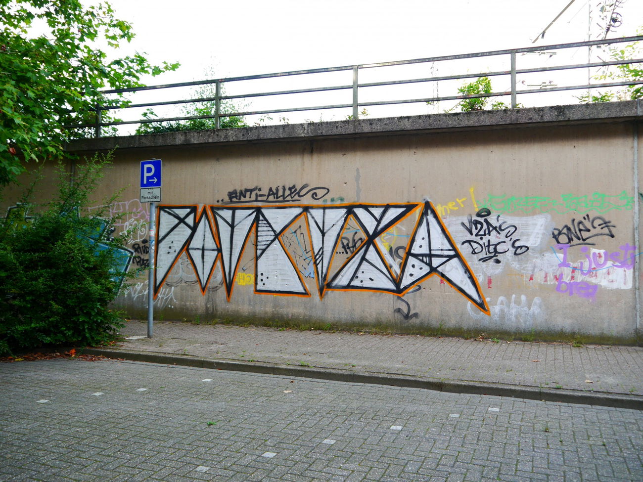 Graffiti Bombing - Photo by oldenburgcity - ditc, vza (2015)