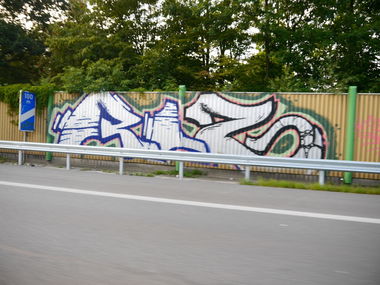 Graffiti Bombing - Photo by oldenburgcity - rlz (2015)