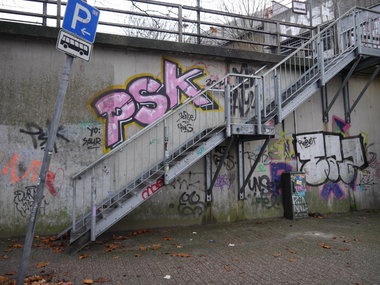 Graffiti Bombing - Photo by oldenburgcity - psk, eaz