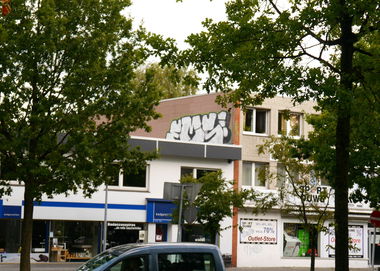 Graffiti Bombing - Photo by oldenburgcity - ems