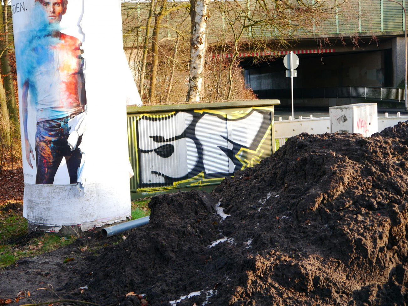 Graffiti Bombing - Photo by oldenburgcity - sf