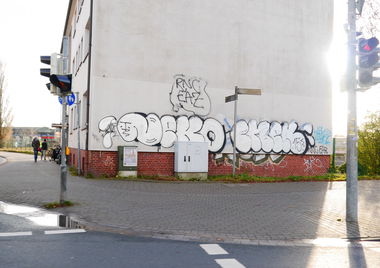 Graffiti Bombing - Photo by oldenburgcity - neko, chek (2015)