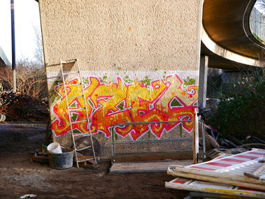 Graffiti Bombing - Photo by oldenburgcity - azec, asek