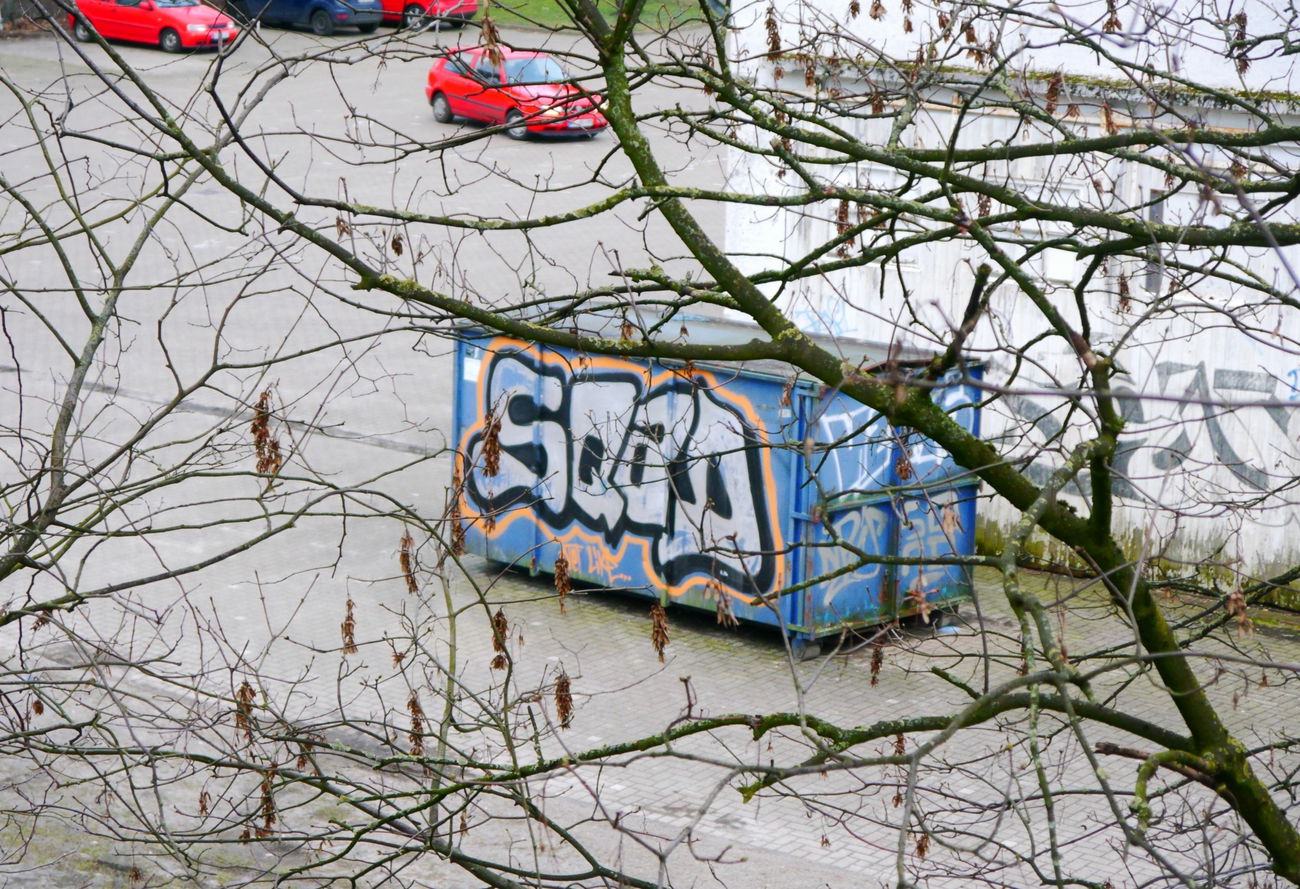 Graffiti Bombing - Photo by oldenburgcity - sqad