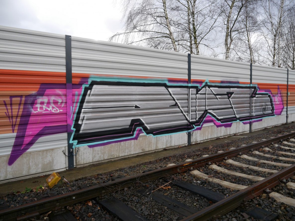 Graffiti Bombing - Photo by oldenburgcity - rlz (2014)