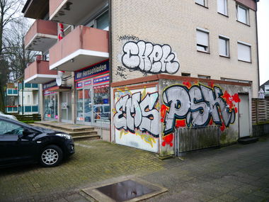 Graffiti Bombing - Photo by oldenburgcity - chek, ems, psk (2015)
