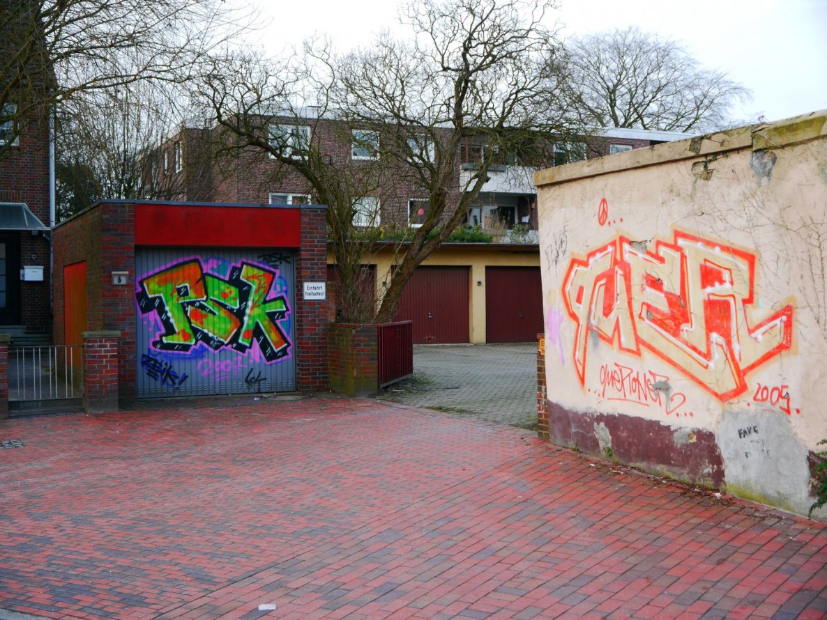 Graffiti Bombing - Photo by oldenburgcity - psk, quer (2005)
