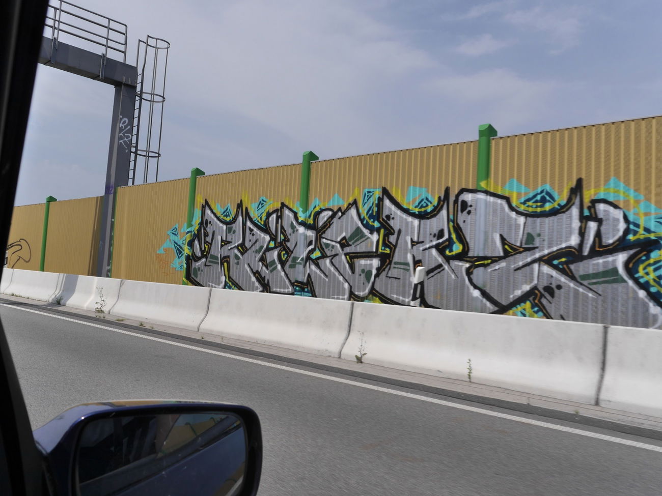 Graffiti Bombing - Photo by oldenburgcity - rulerz, rlz (2015)