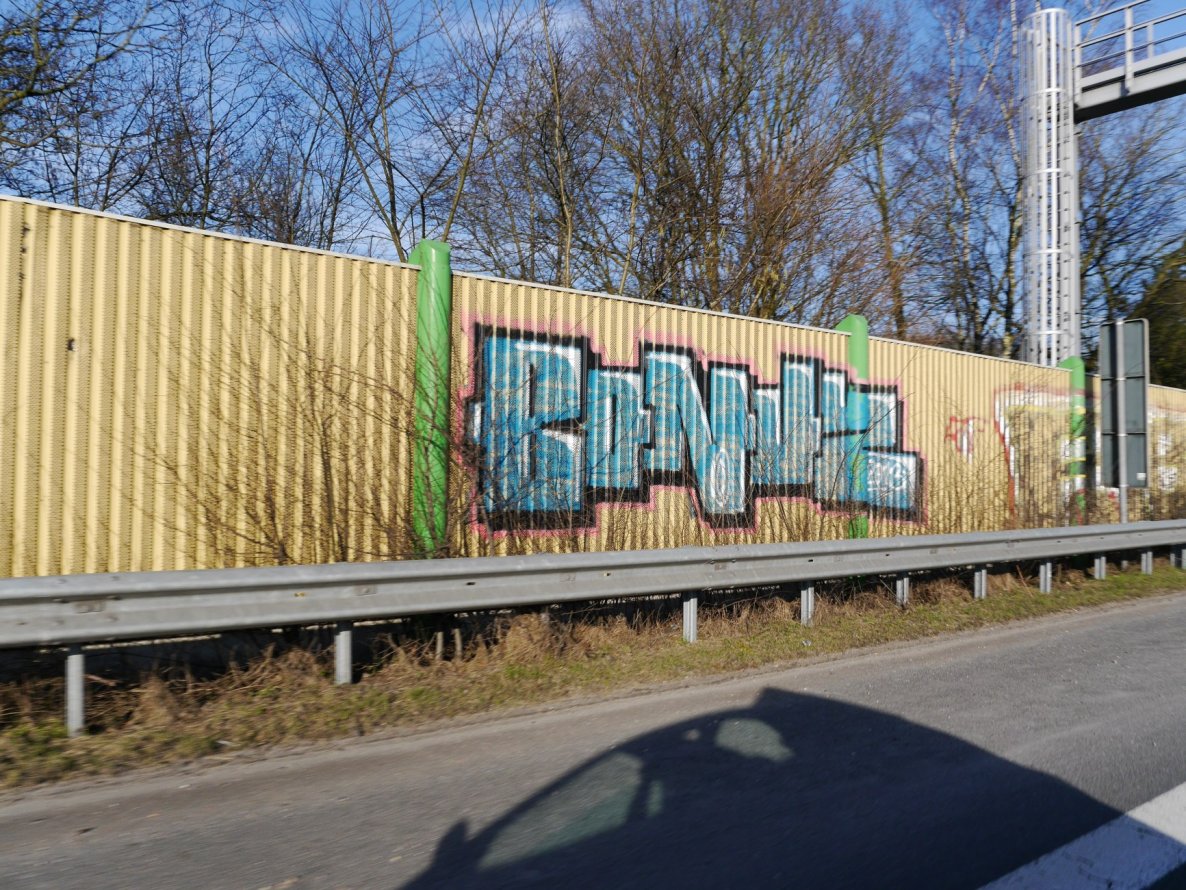 Graffiti Bombing - Photo by oldenburgcity - bonuz, bonus