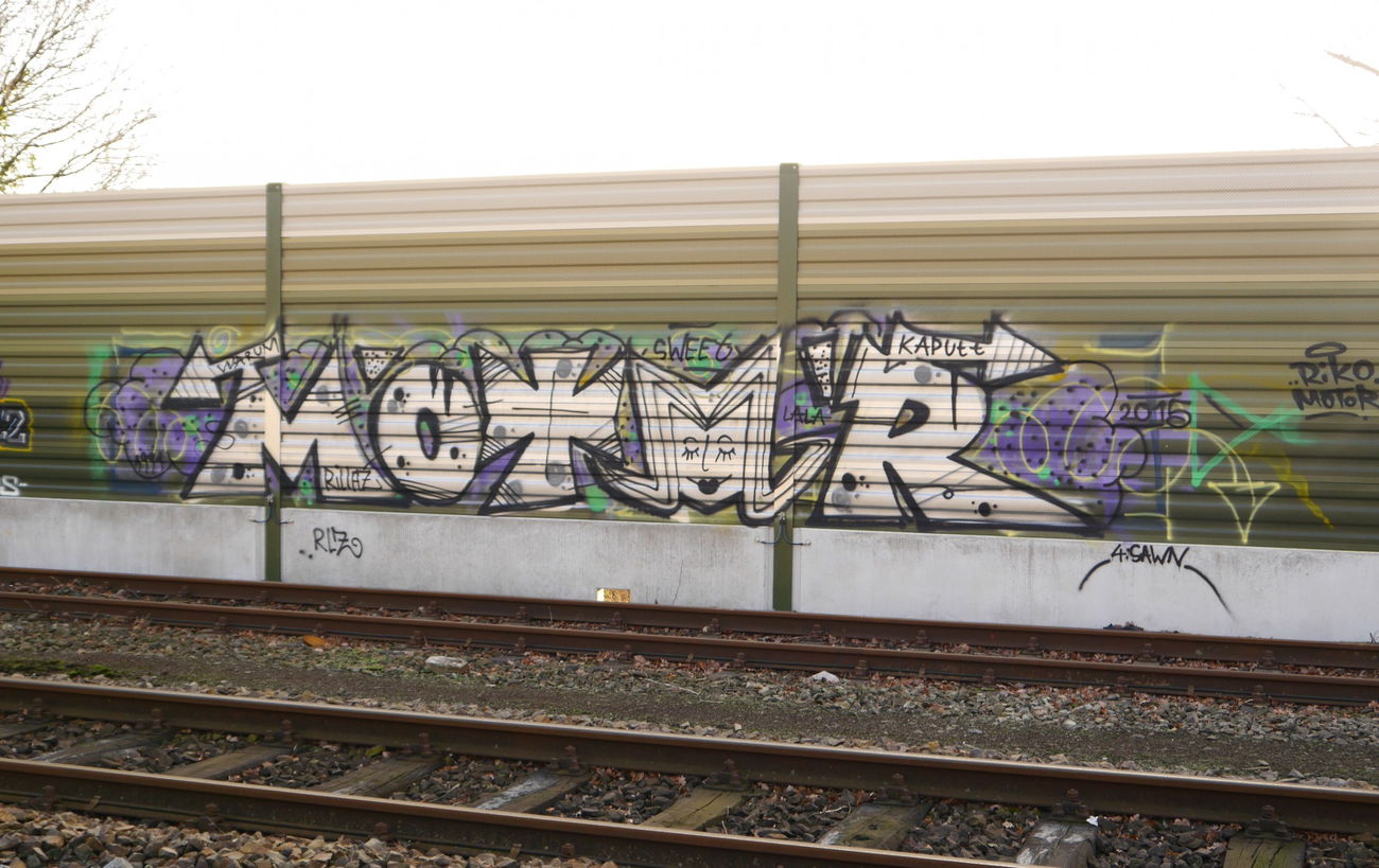 Graffiti Bombing - Photo by oldenburgcity - motor (2015)