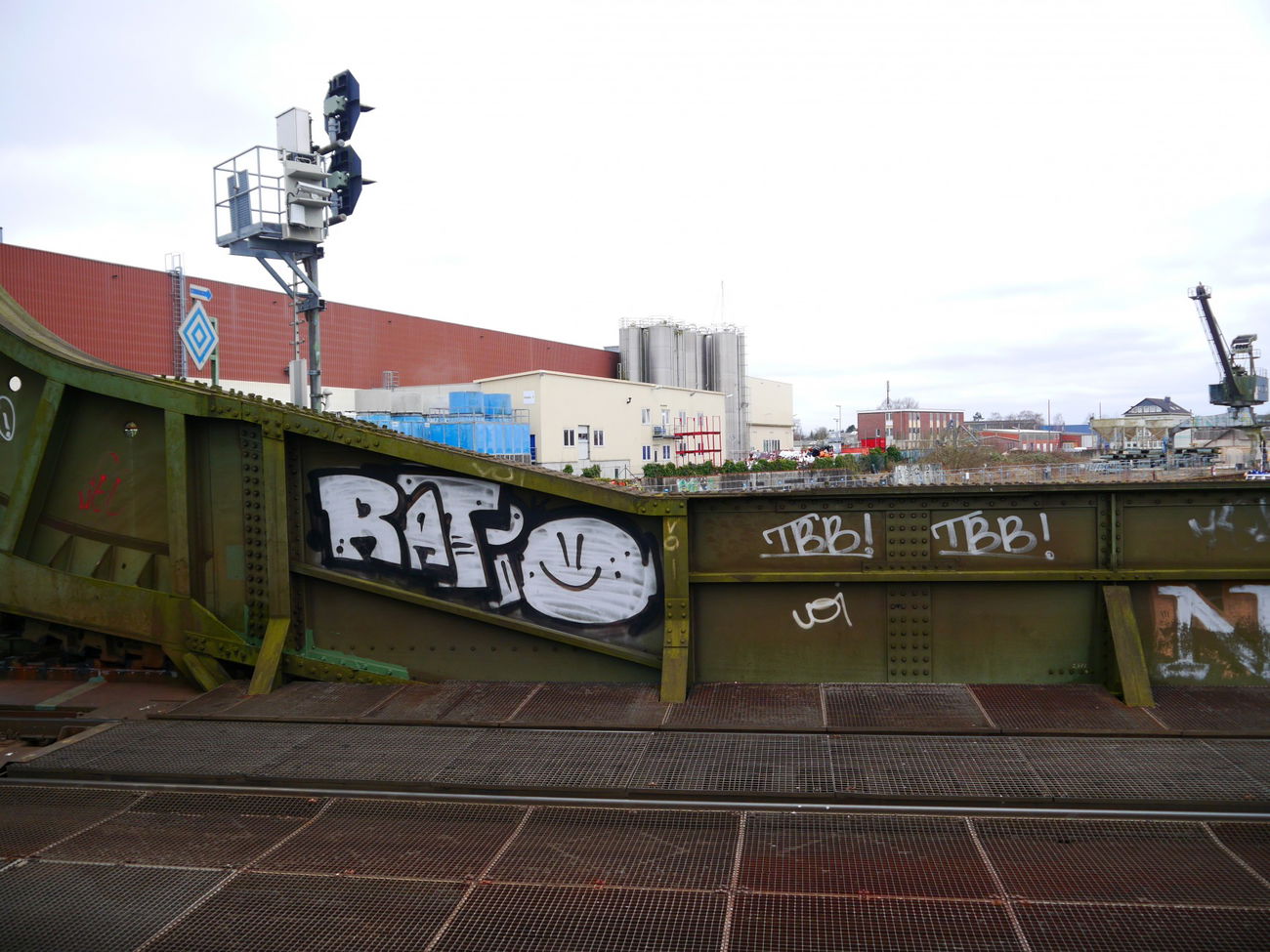 Graffiti Bombing - Photo by oldenburgcity - ratio (2016)