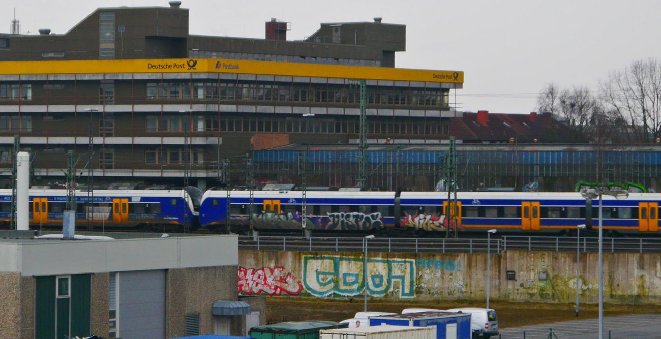 Graffiti Train - Photo by oldenburgcity - niek, dispo, mine