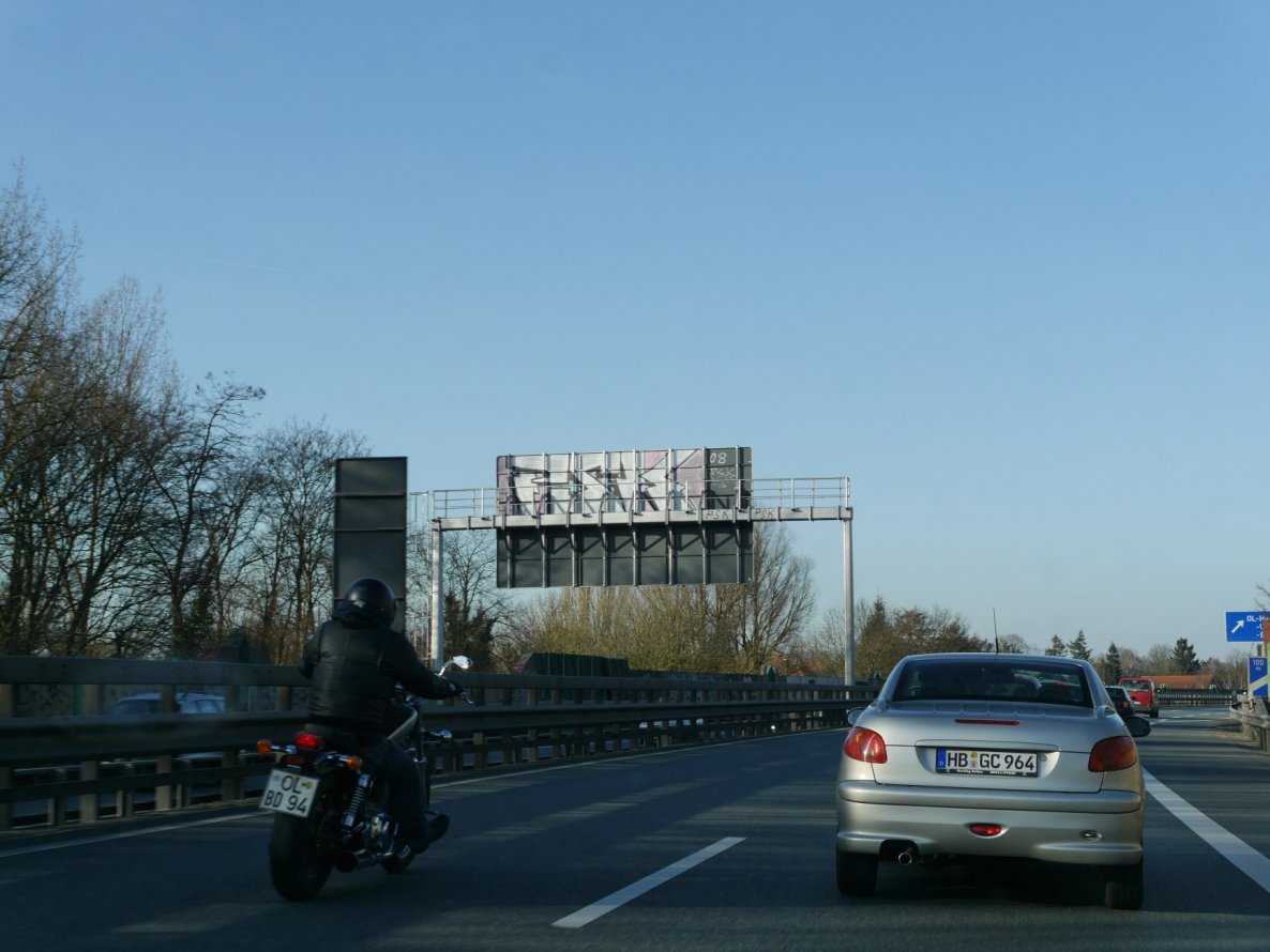 Graffiti Bombing - Photo by oldenburgcity - psk (2008)