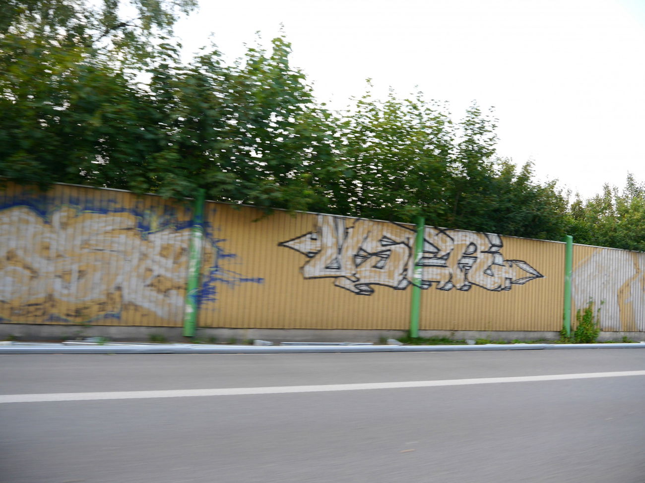 Graffiti Bombing - Photo by oldenburgcity - user
