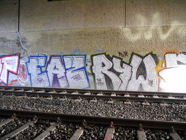 Graffiti Bombing - Photo by oldenburgcity - eaz, r4w