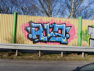 Graffiti Bombing - Photo by oldenburgcity - rlz (2014)