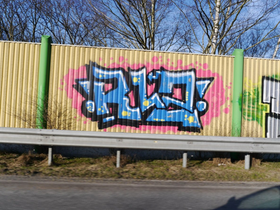 Graffiti Bombing - Photo by oldenburgcity - rlz (2014)