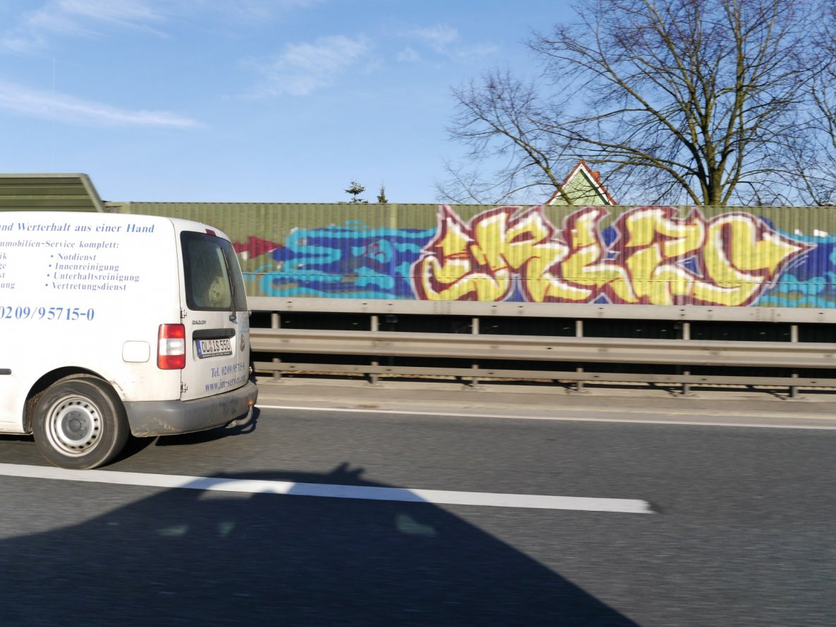 Graffiti Bombing - Photo by oldenburgcity - rlz (2013)
