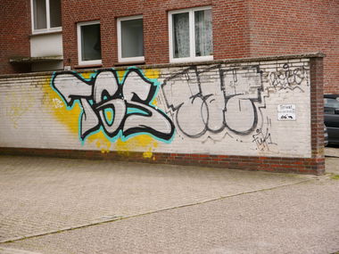 Graffiti Bombing - Photo by oldenburgcity - tgs, eaz (2015)