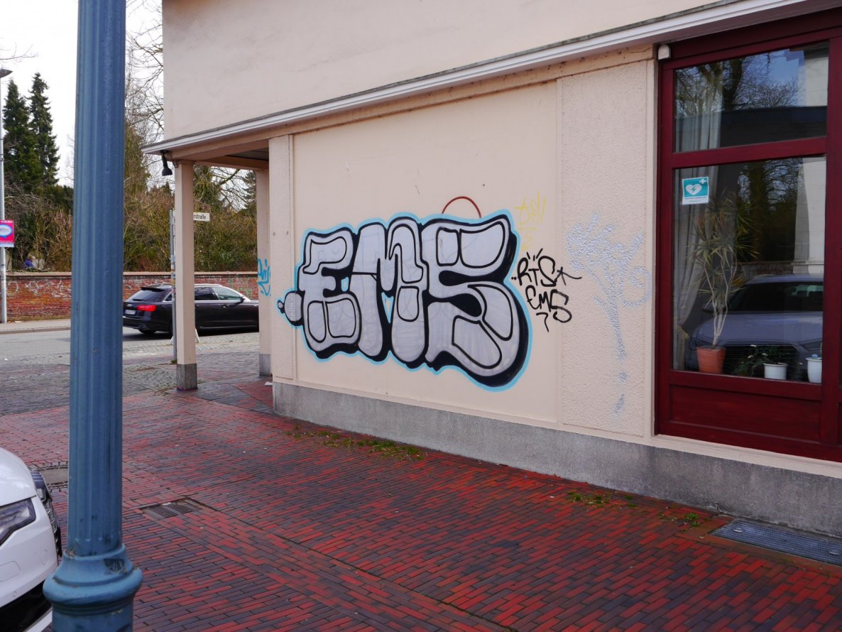 Graffiti Bombing - Photo by oldenburgcity - ems