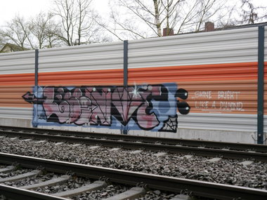 Graffiti Bombing - Photo by oldenburgcity - leenoe, leeno (2015)
