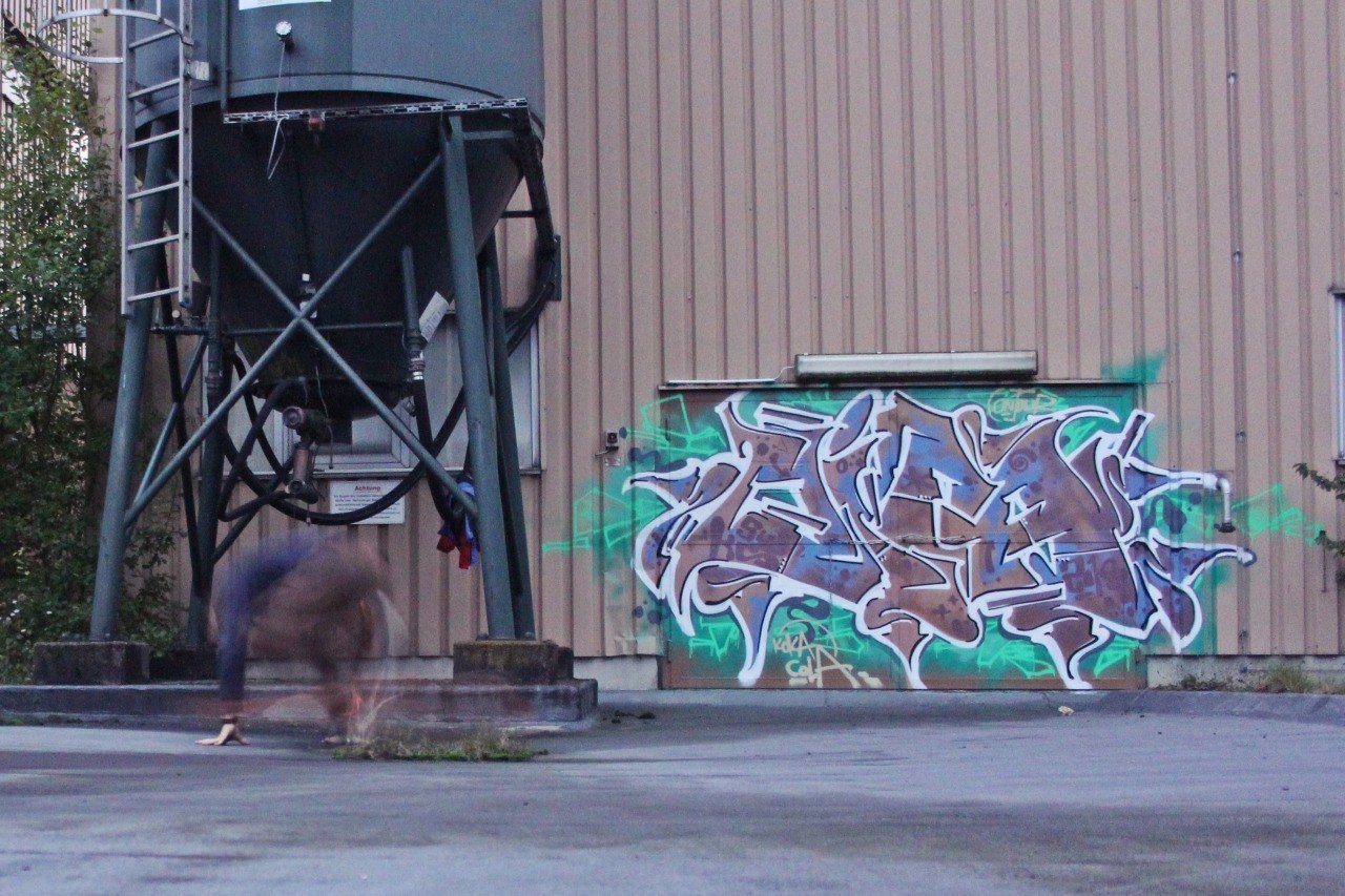 Graffiti Bombing - Photo by oldenburgcity - oita (2015)