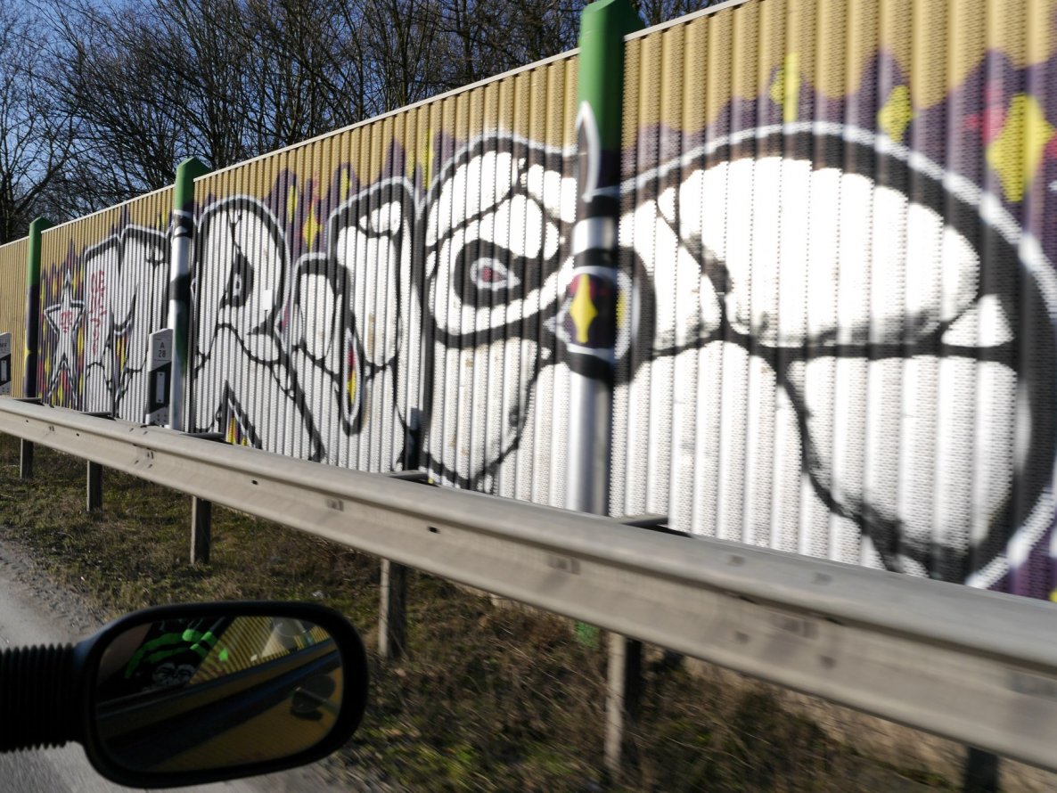 Graffiti Bombing - Photo by oldenburgcity - mirus
