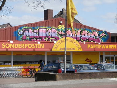 Graffiti Bombing - Photo by oldenburgcity - motor, bonuz, bonus (2013)