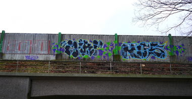 Graffiti Bombing - Photo by oldenburgcity - echo, mir, kos
