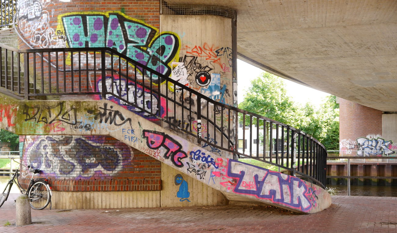 Graffiti Street Art - Photo by oldenburgcity - oita, haze, ratio