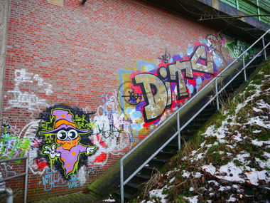 Graffiti Bombing - Photo by oldenburgcity - sf, ditc