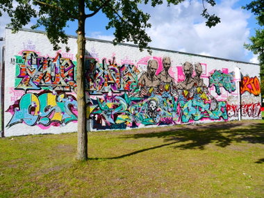 Graffiti Wall - Photo by oldenburgcity - osin, kuer, kwer