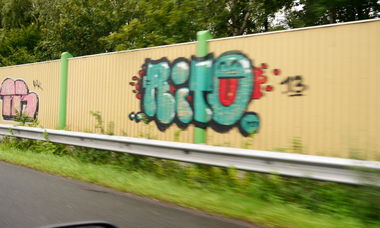 Graffiti Bombing - Photo by oldenburgcity - rito, ritoe, pr (2013)