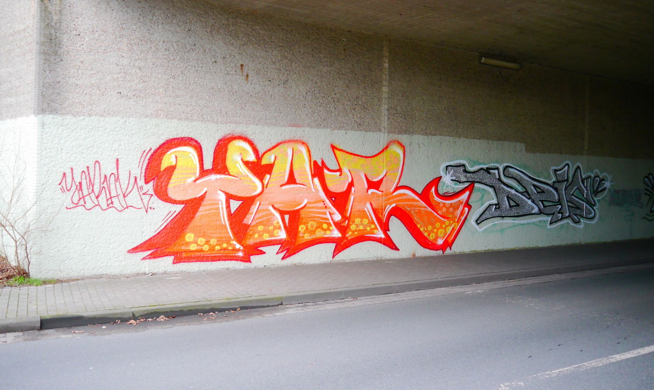 Graffiti Bombing - Photo by oldenburgcity - yar, yarak