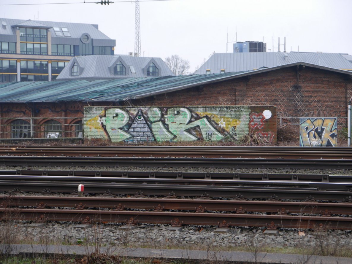 Graffiti Bombing - Photo by oldenburgcity - pair, psk (2011)