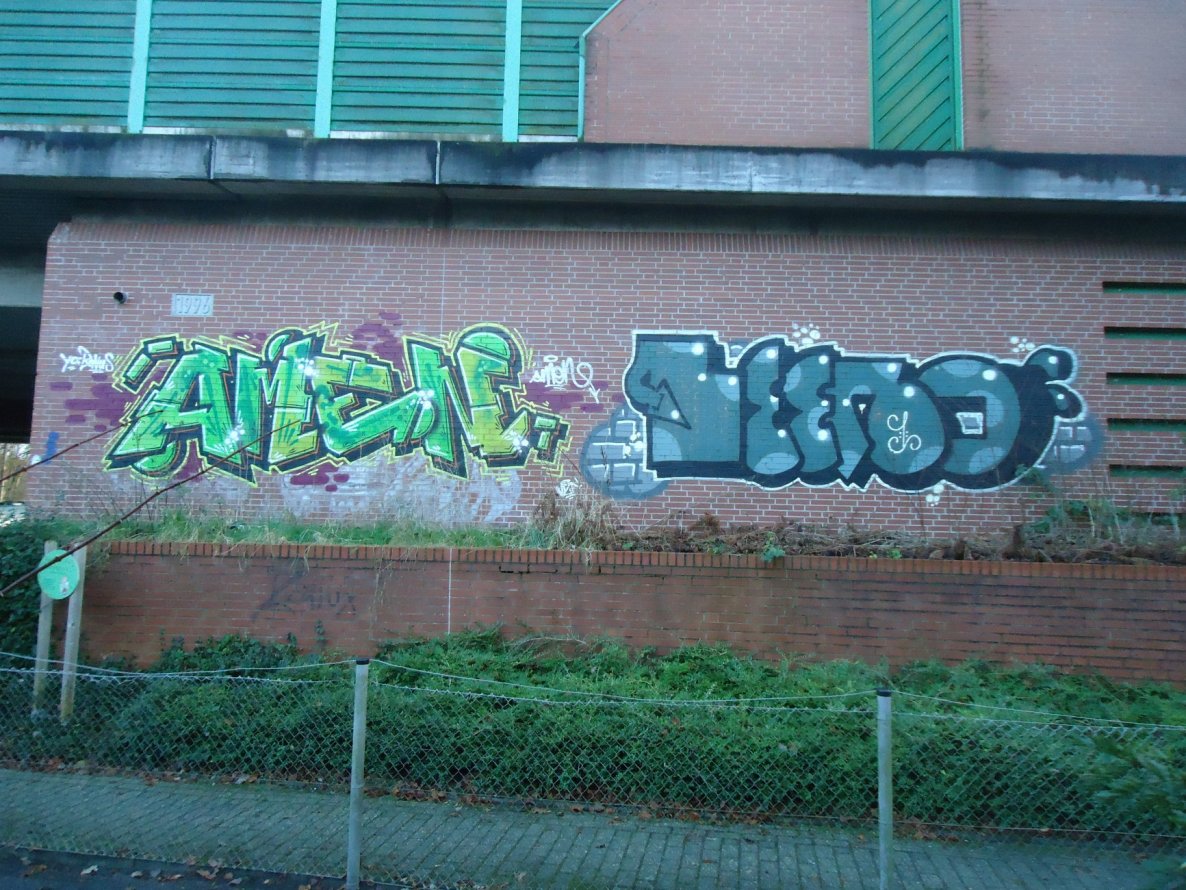 Graffiti Bombing - Photo by oldenburgcity - amen, leeno (2014)
