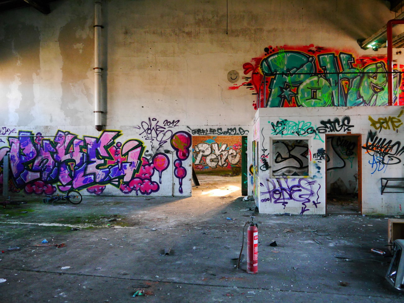 Graffiti Wall - Photo by oldenburgcity - poke, poke, poke (2012)