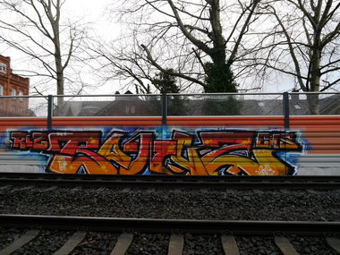 Graffiti Bombing - Photo by oldenburgcity - bonuz, bonus (2013)