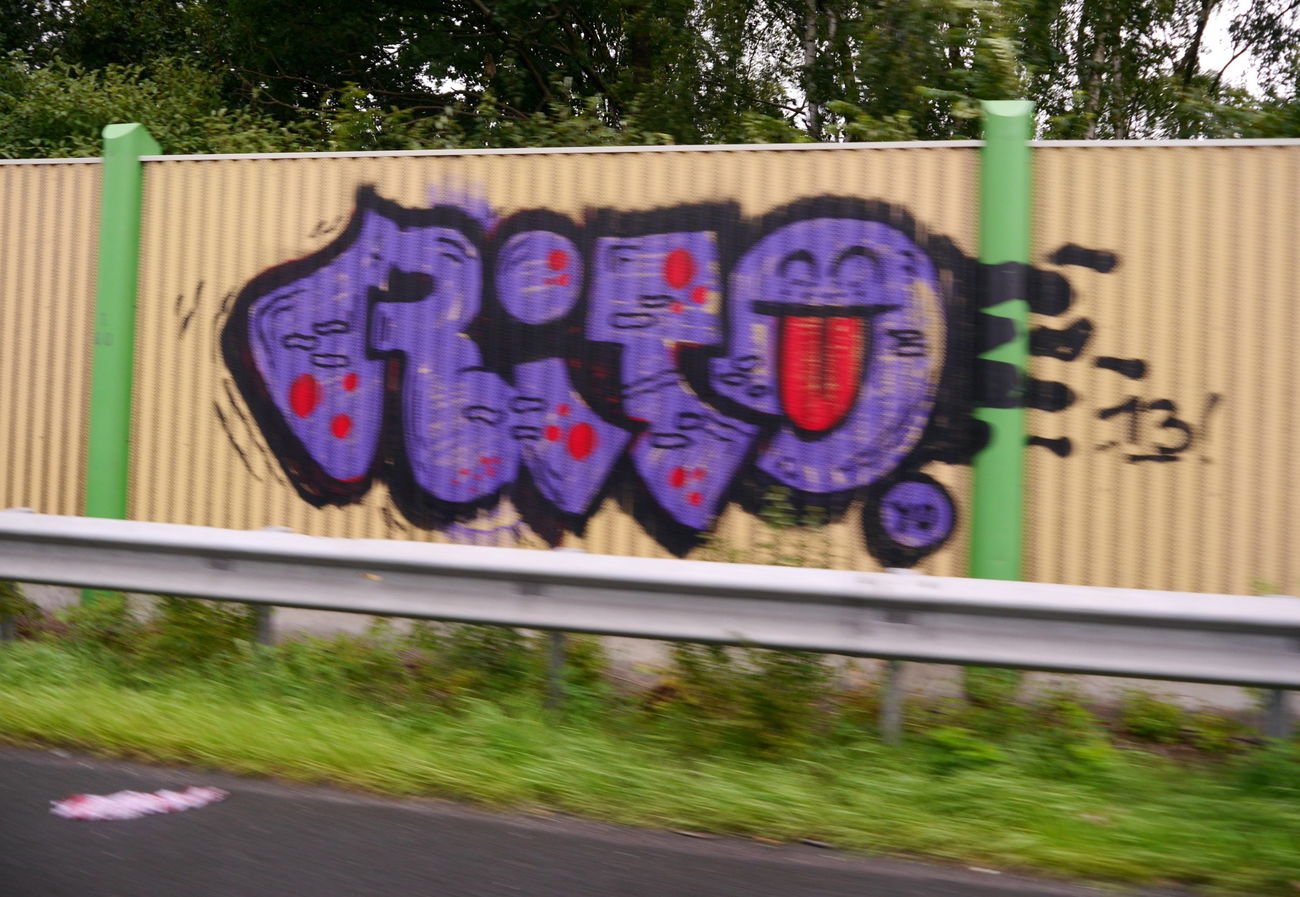Graffiti Bombing - Photo by oldenburgcity - rito, ritoe (2013)