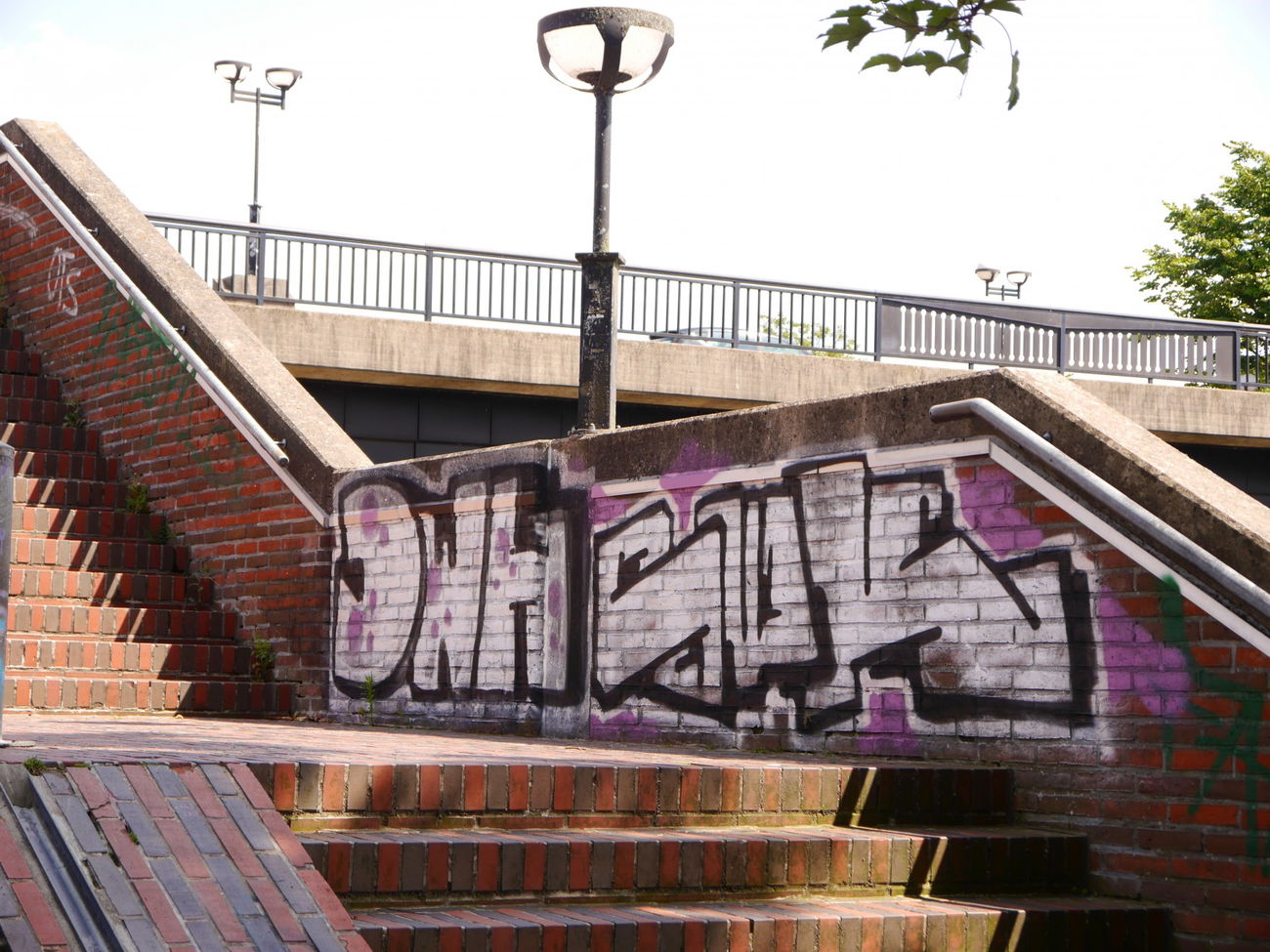 Graffiti Bombing - Photo by oldenburgcity - dwh, swk (2015)