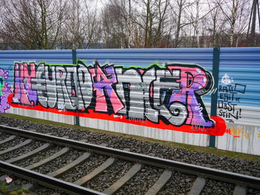 Graffiti Bombing - Photo by oldenburgcity - kueurodancer, quer, kwer (2015)