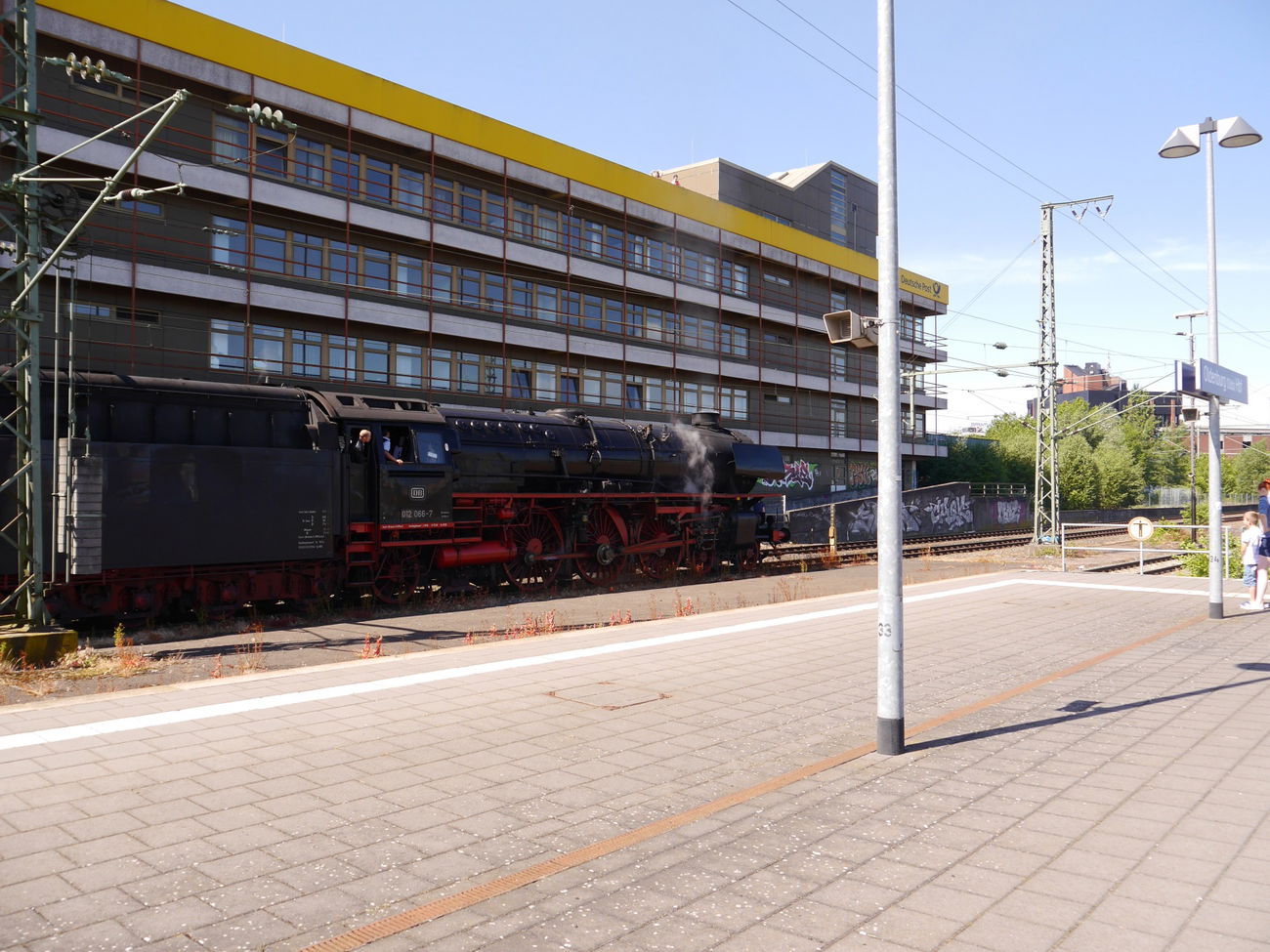 Graffiti Artwork - Photo by oldenburgcity