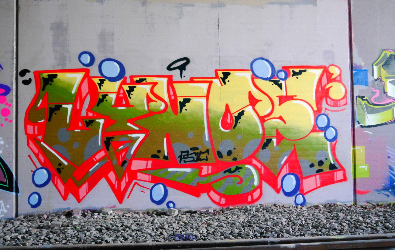 Graffiti Wall - Photo by oldenburgcity - lynoe, leenoe, linus (2016)