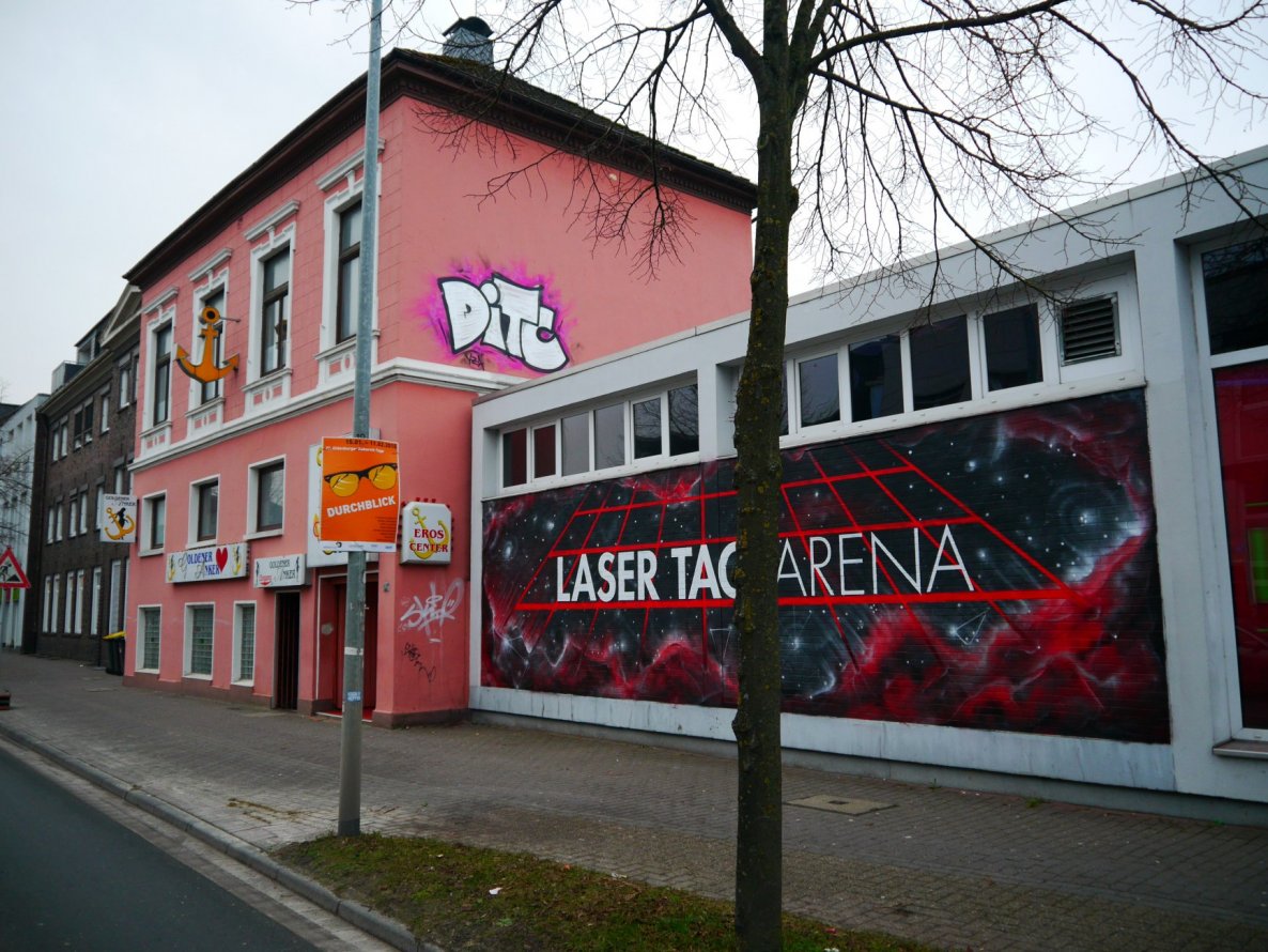 Graffiti Bombing - Photo by oldenburgcity - DITC, Lasertagarena (2015)